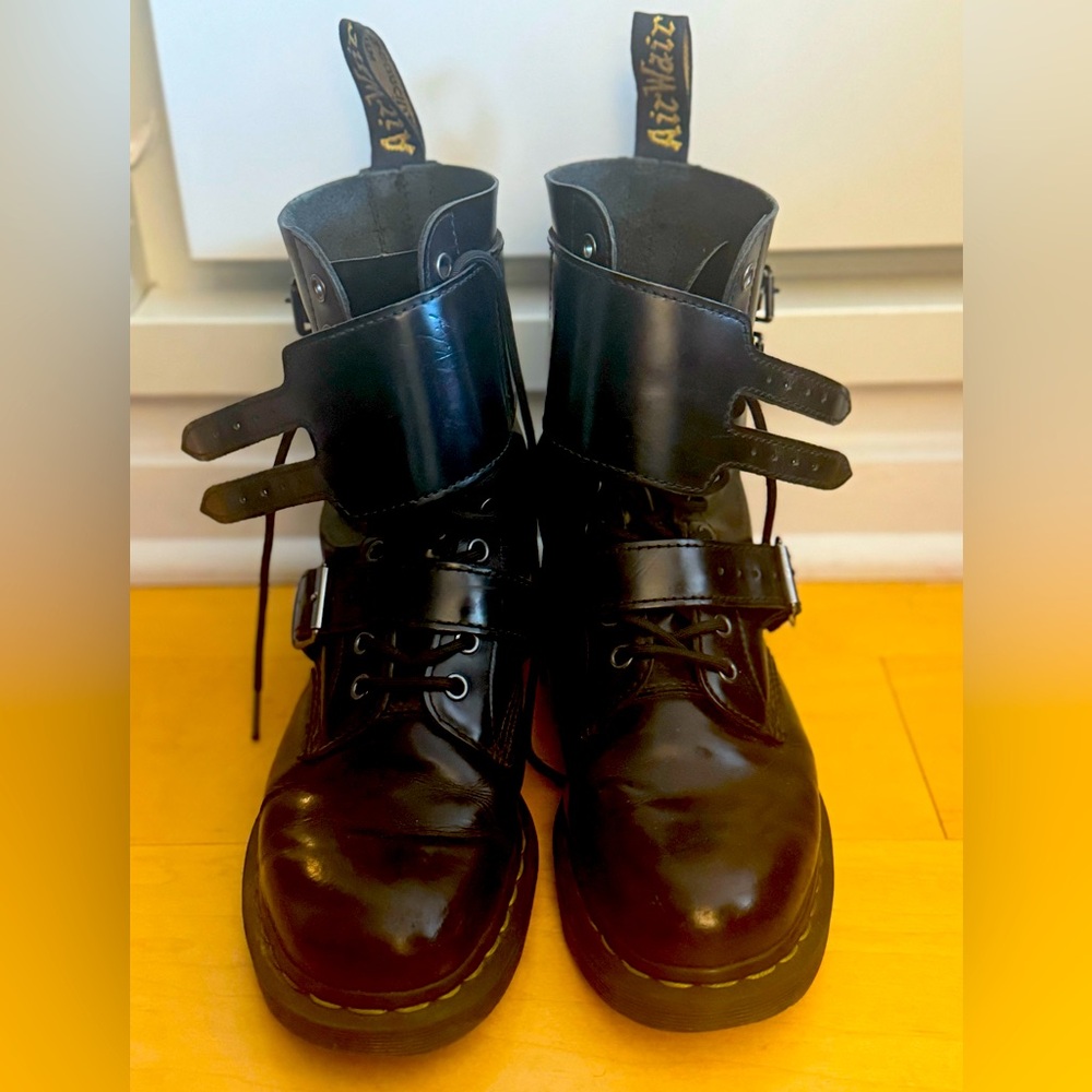Dr. Martens smooth leather black women’s boots